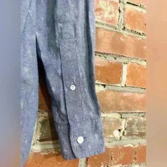 Chubbies “The Nutter” All Over Cactus Print Size M Chambray Button Up - Picture 5 of 8